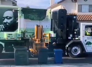 美国的大型垃圾车作业视频图片