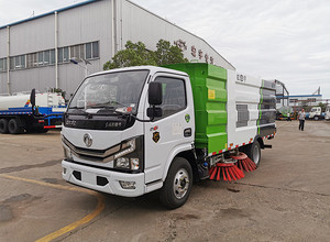 道路扫路车厂家工作展示图片