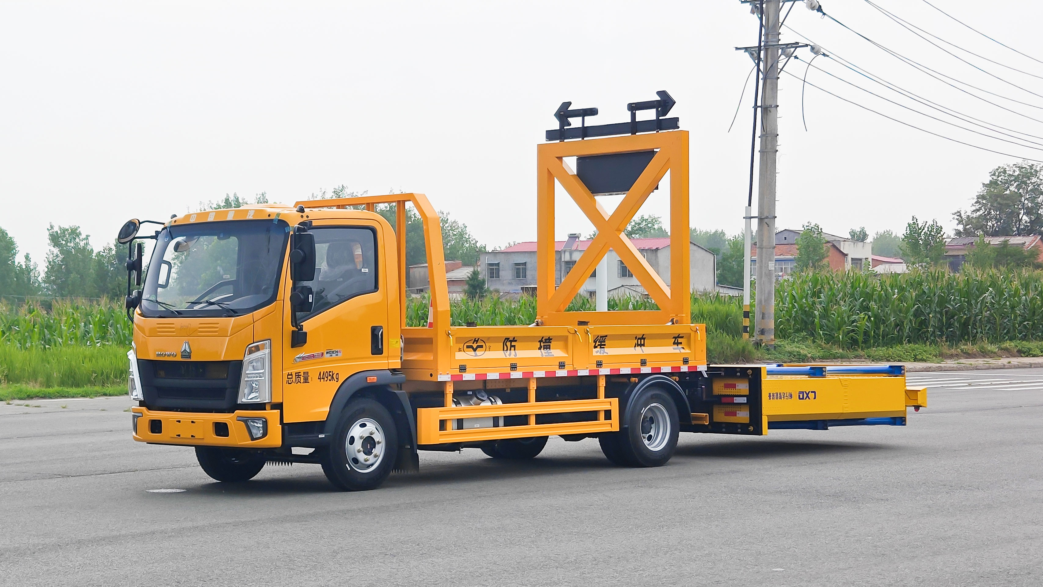 重汽豪沃100防撞缓冲车