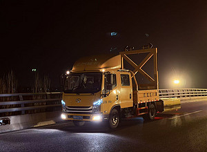 上汽跃进蓝牌100K防撞缓冲车